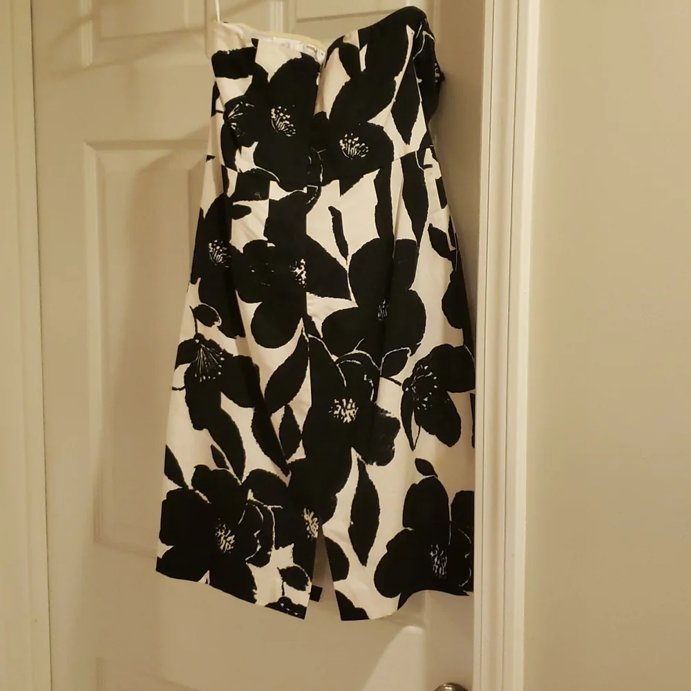 Dress - Picture 3 of 3